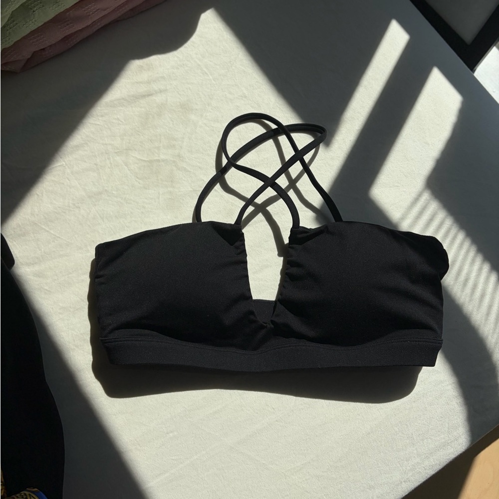 NWOT Black strappy multi-way sports bra size M